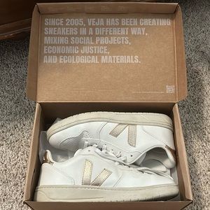 Veja chromefree leather sneakers